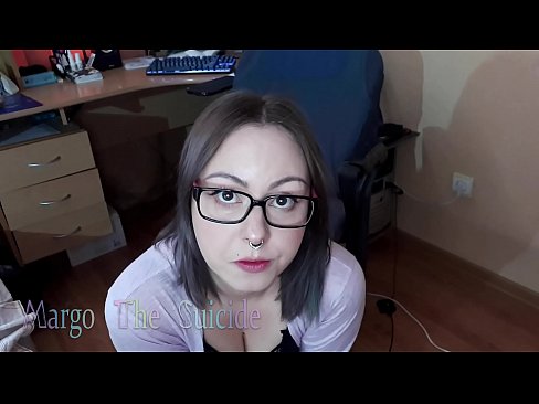 ❤️ Nwatakịrị nwanyị sexy nwere ugegbe na-eme Dildo nke ukwuu na igwefoto ❤️ Ihe na-akpali agụụ mmekọahụ n'ụlọ ❌❤
